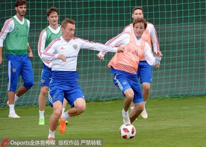 关于俄罗斯队球员表现出色，进入四分之一决赛的信息