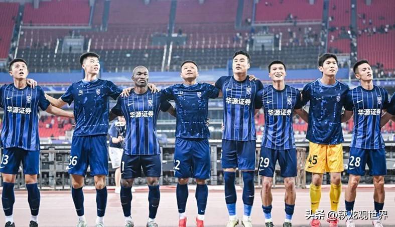 包含卡昂队战术犀利，零封对手赢得比赛的词条