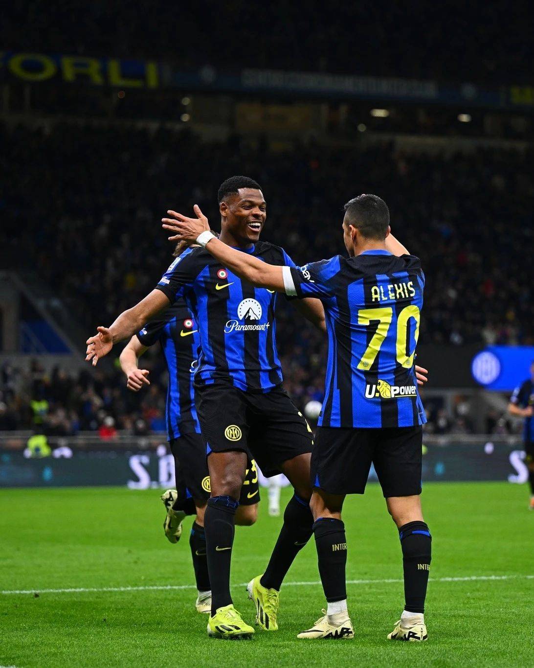 开云体育在线-AC米兰主场大胜乌迪内斯，保持高位的简单介绍