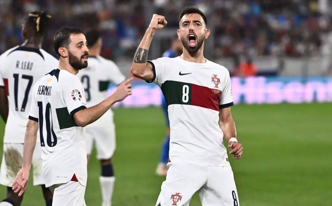 开云体育app-土耳其球员发挥稳健，轻松获胜