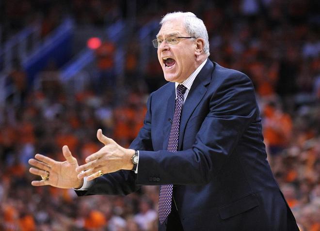 雄霸比赛场,球队夺得最终胜利 雄霸比赛场,球队夺得最终胜利