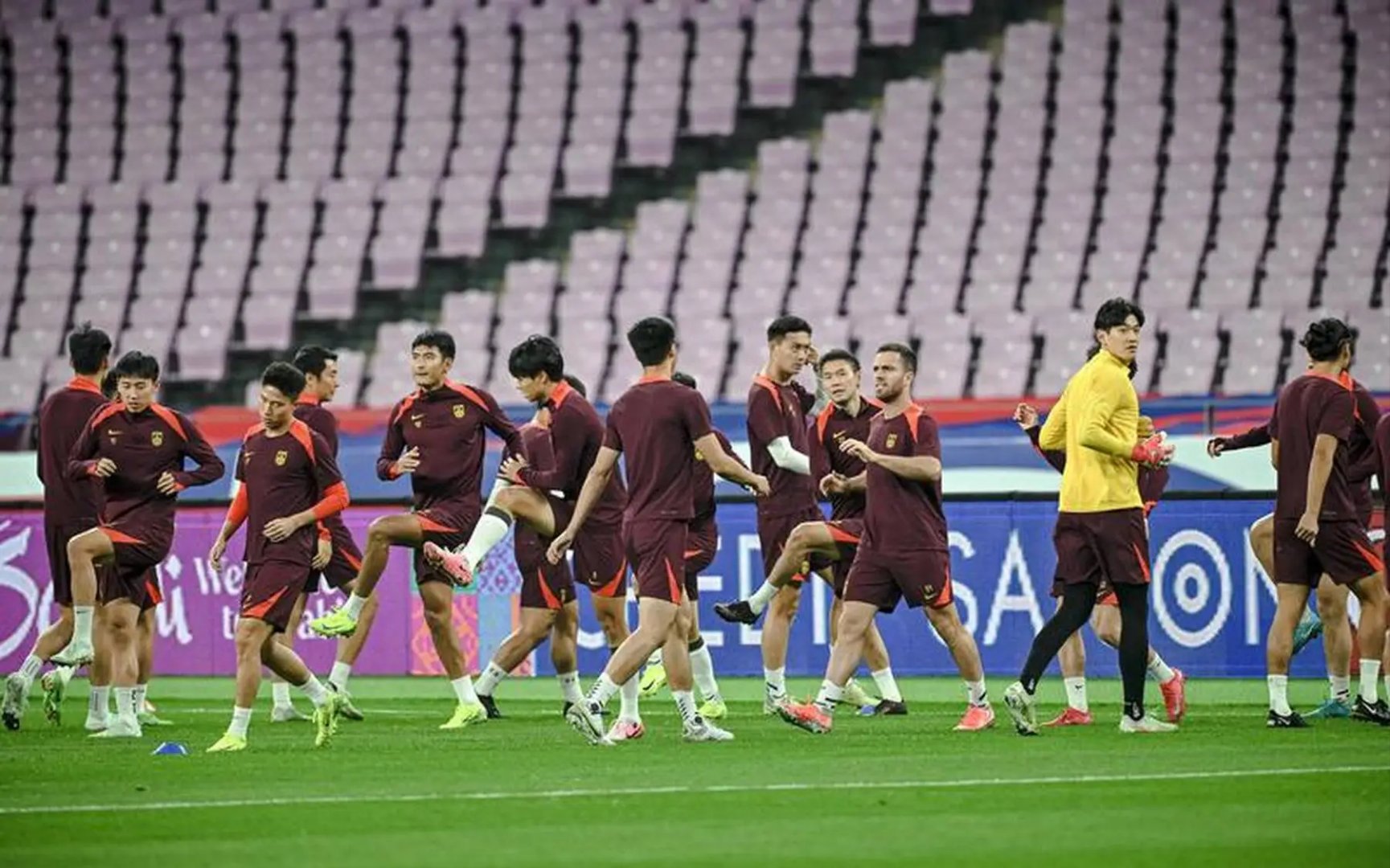 亚洲球队在国际赛事中表现抢眼，实力强劲