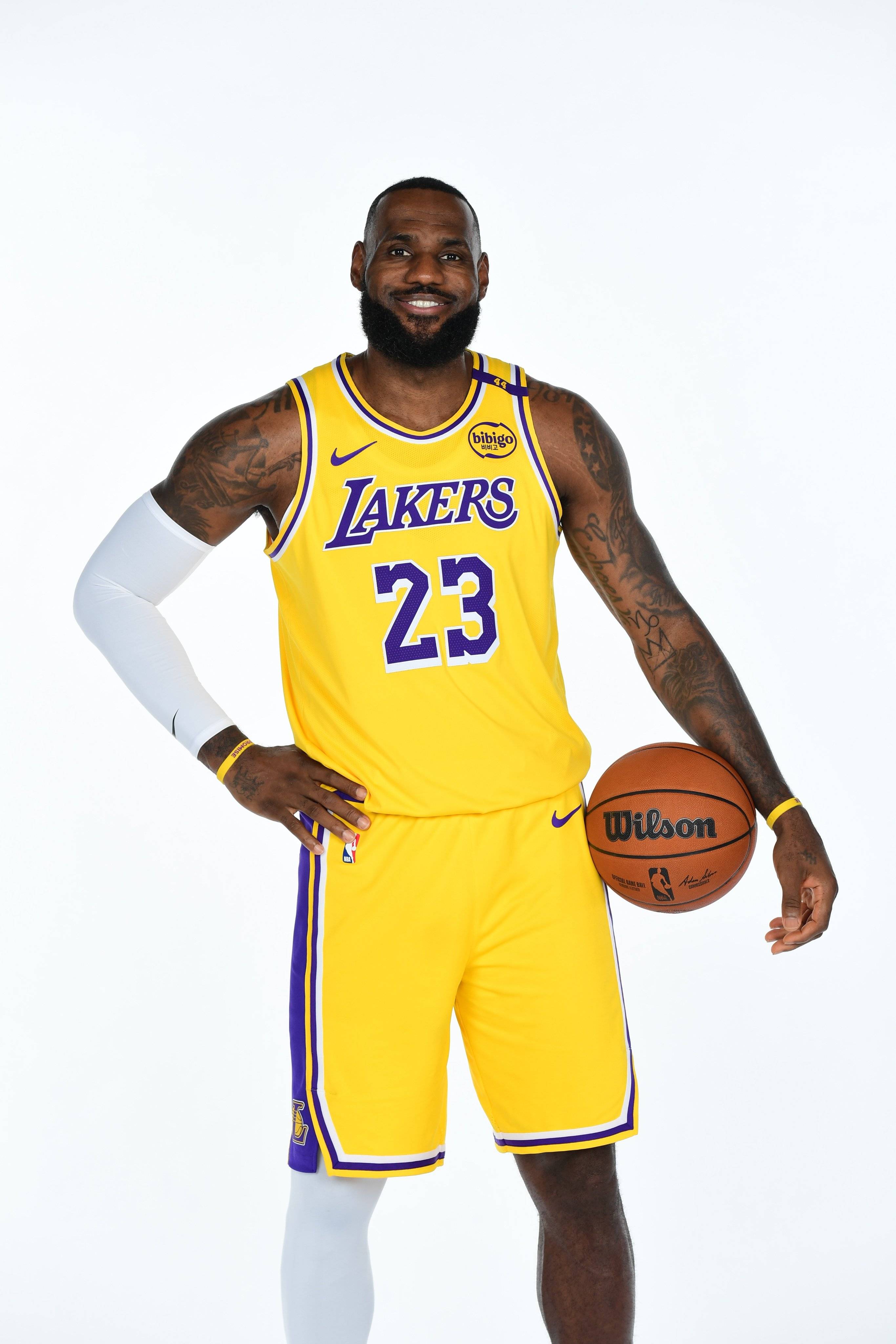 开云下载-包含詹姆斯分板助攻领衔湖人大胜，终结两连败的词条