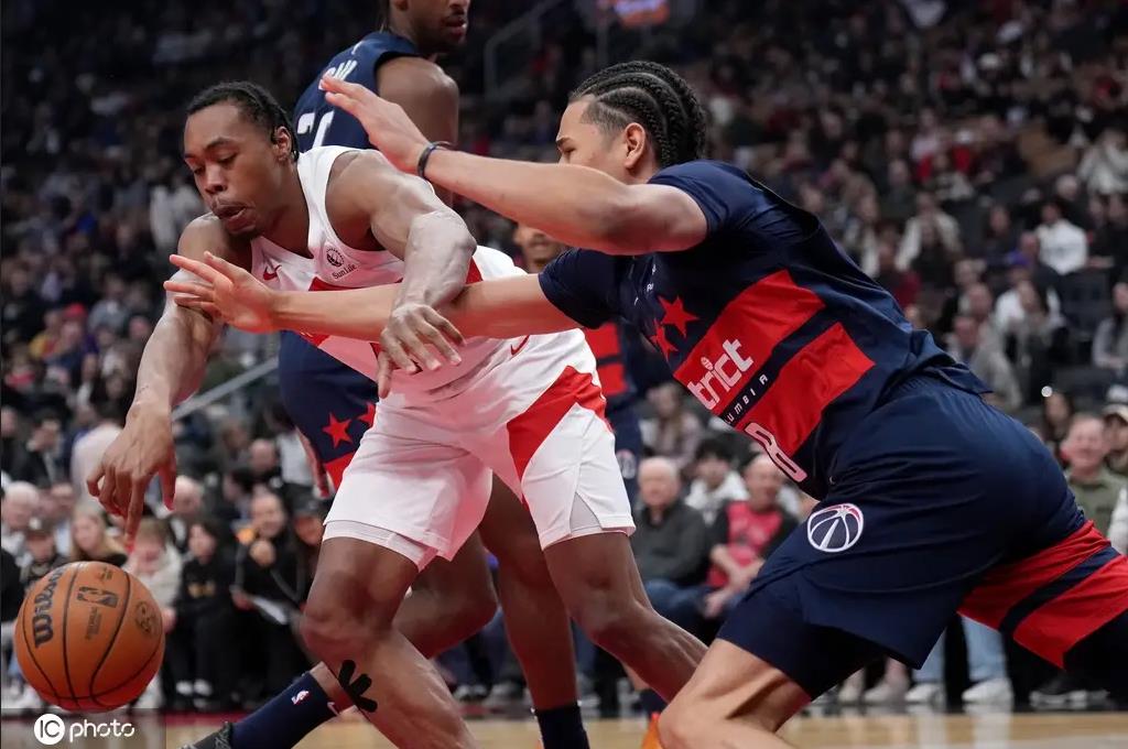 猛龙客场击败篮网，保持不败金身