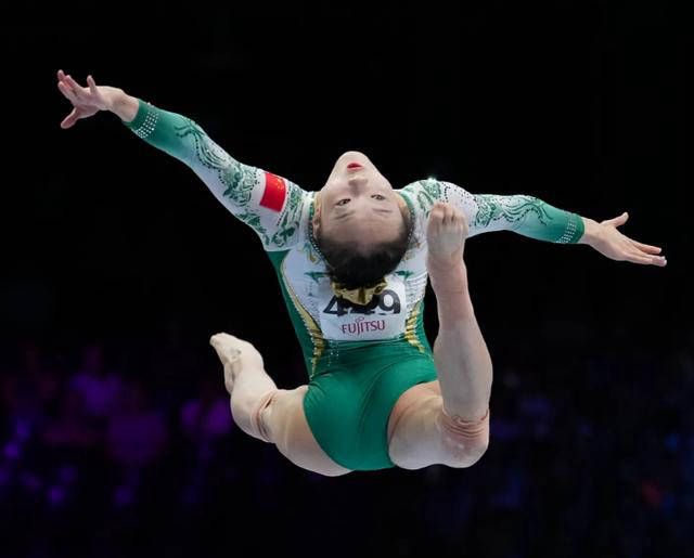 开云体育app-关于体操比赛意外发生，裁判组立即进行裁决的信息