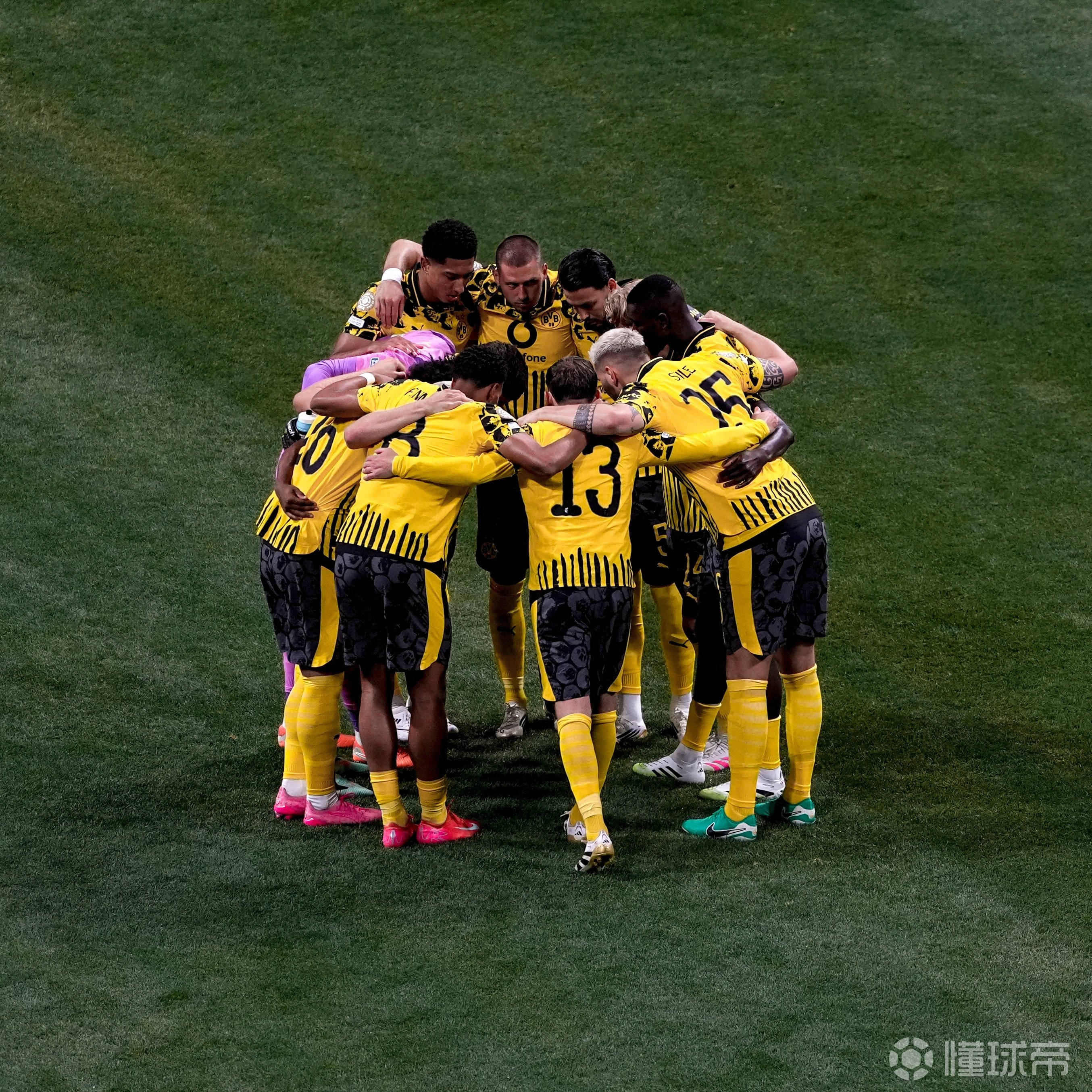 皇马在欧冠比赛中奏出胜利的乐章，登上巅峰的简单介绍