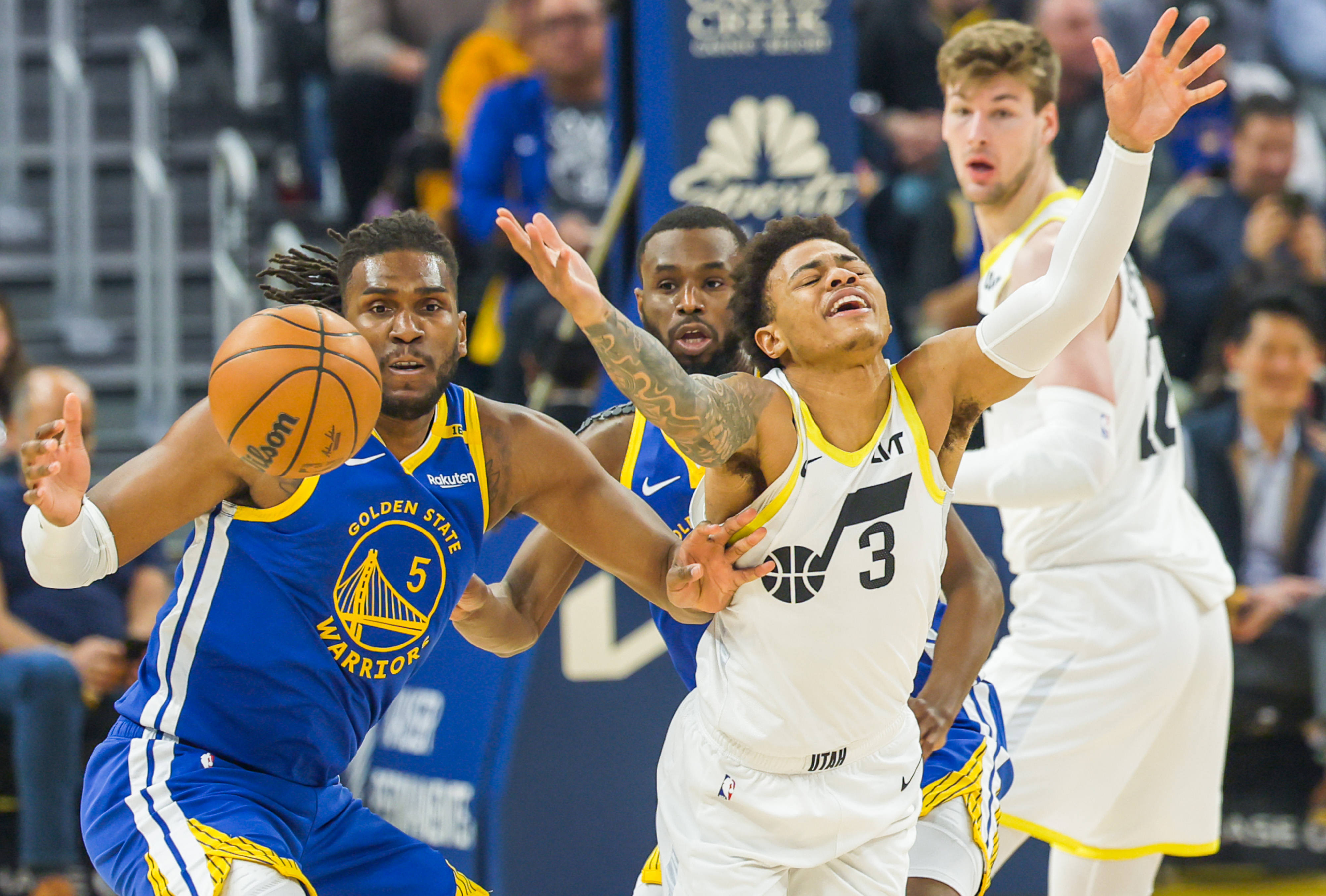 开云体育app-NBA球员技惊四座，场下喝彩声此起彼伏的简单介绍