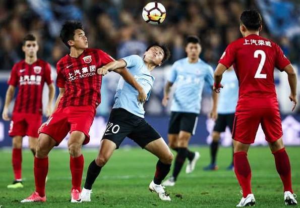 篮网队以绝对优势横扫对手，跻身季后赛的简单介绍