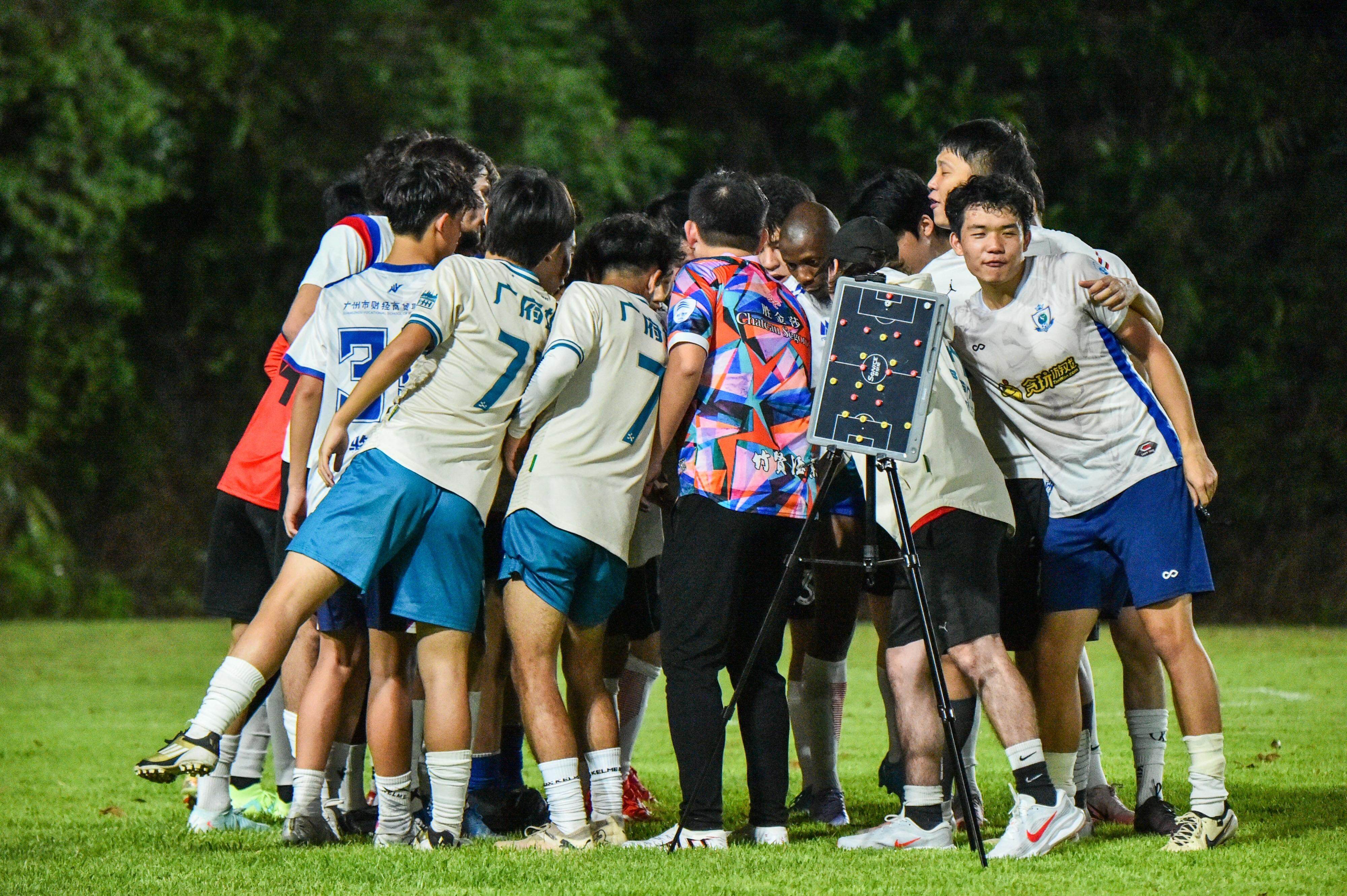 开云体育下载-著名足球赛事中一支球队的成功引起关注