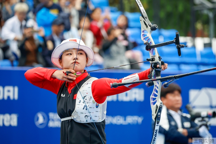 东京射箭比赛选手发挥出色