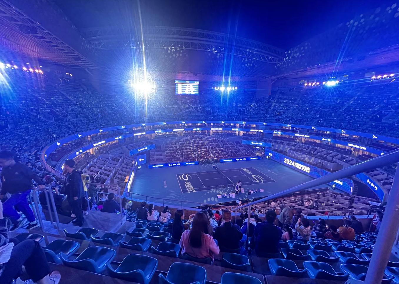 沸腾的球场氛围令人震撼