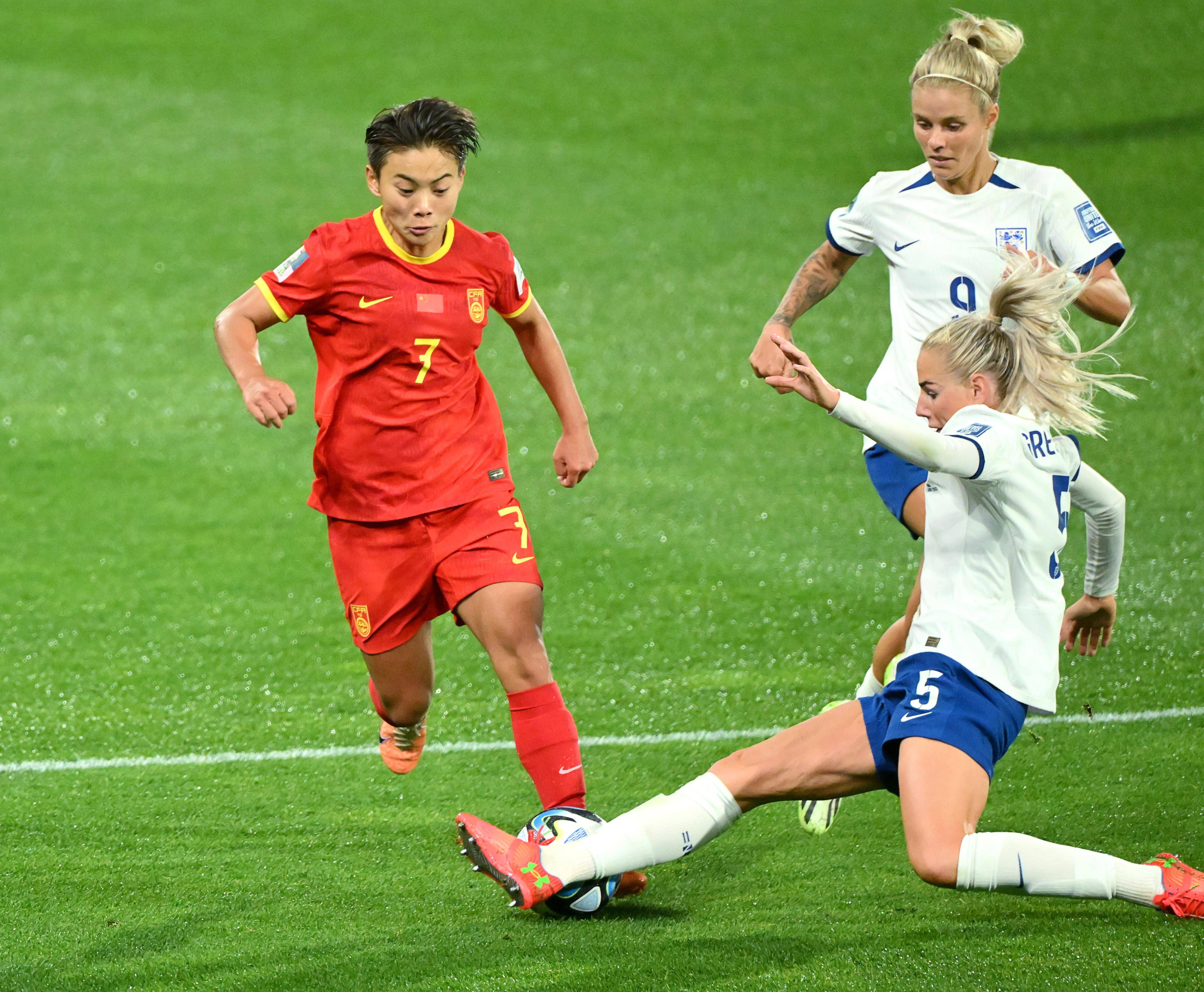 欧洲女足赛事呈现激烈对决