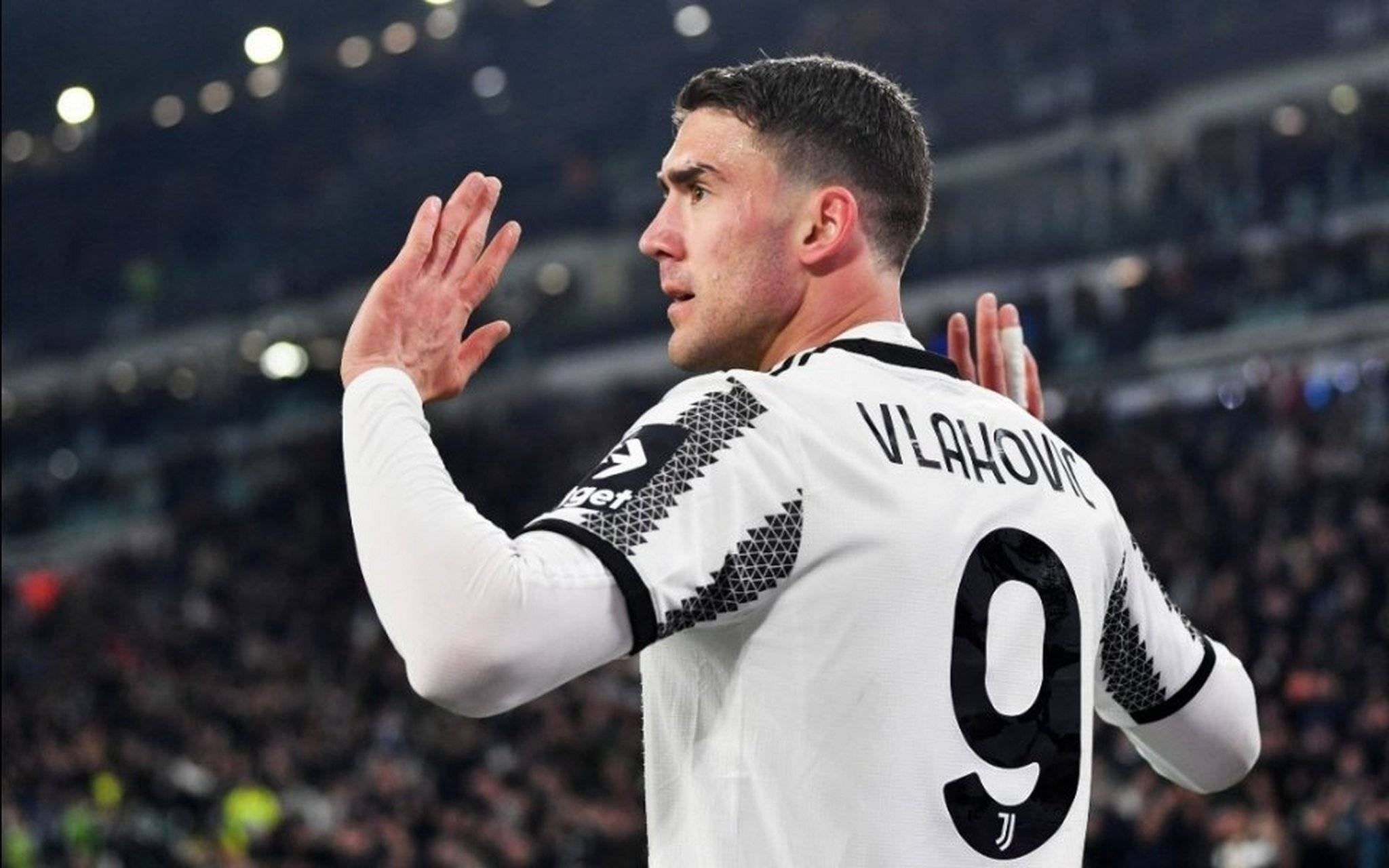 包含尤文图斯颓势难挽，AC米兰迎战艰难的词条