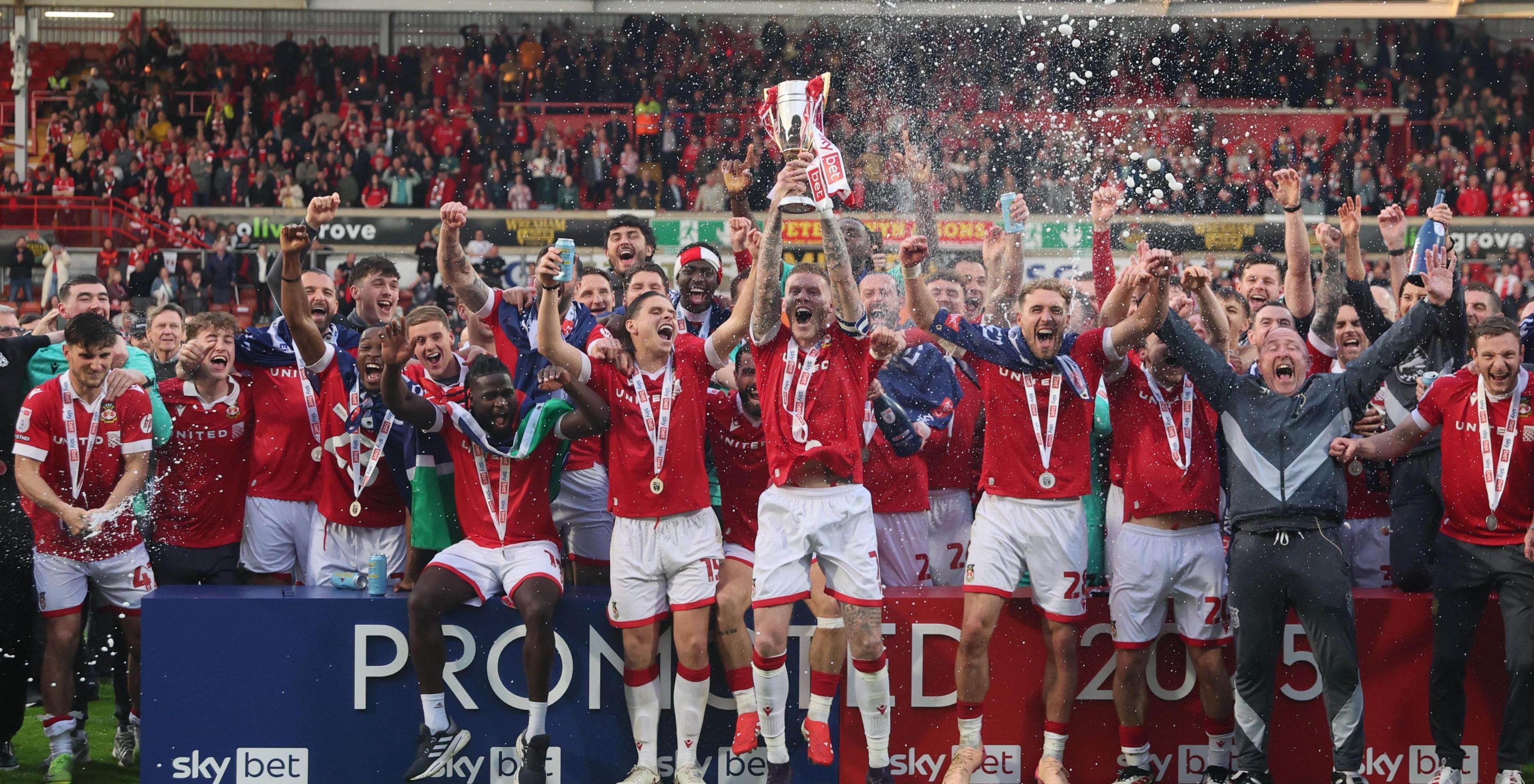 球队精心准备出色发挥赢得令人惊叹的胜利