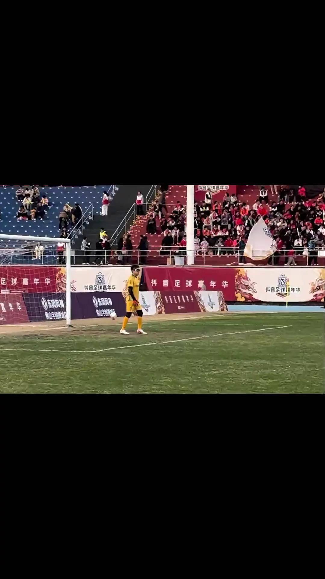 精彩绝伦的足球较量即将上演，赛场再掀风云的简单介绍