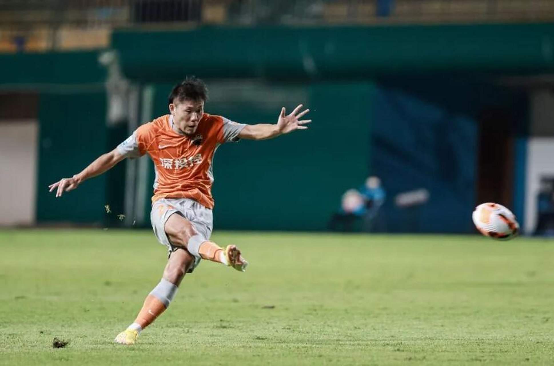 开云体育-埃因霍温壮志凌云，向冠军发起冲击的简单介绍