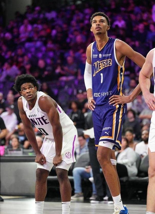 大手笔！球员斩获个人生涯里程碑的简单介绍