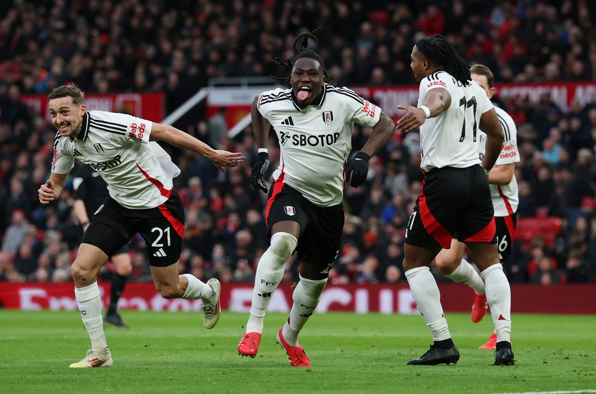 富勒姆队遭遇重大挫折，需调整战术的简单介绍