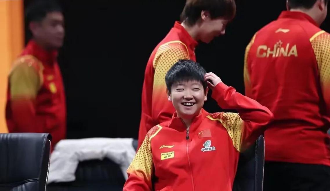 世界杯足球赛事中，女队员创造佳绩