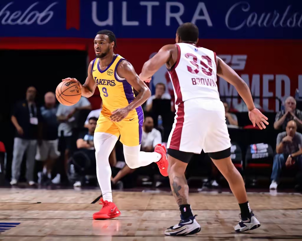 开云下载-湖人战绩逆转引关注，全队备战下一战