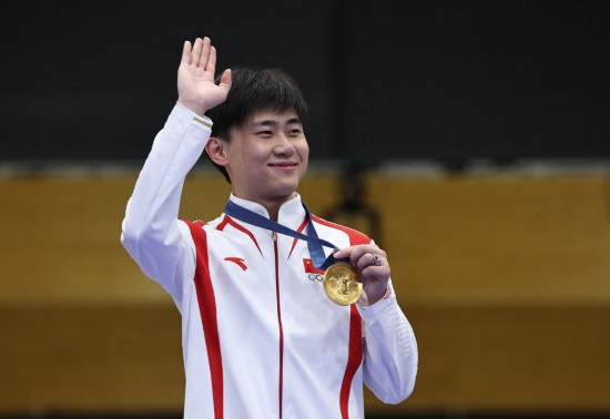 开云官网-包含射击赛场实力爆棚，金牌摆在选手手中的词条