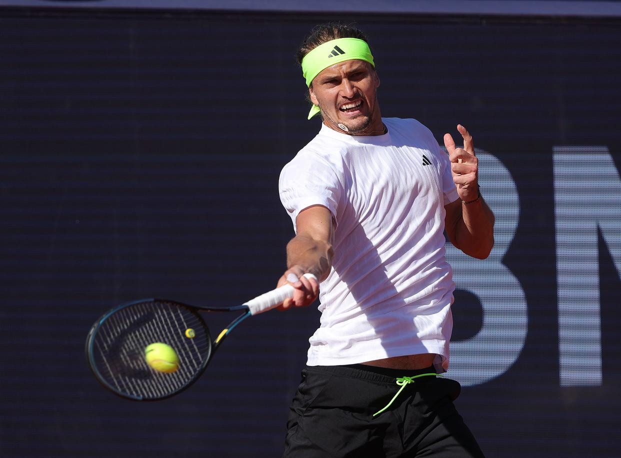 关于日本网球队爆冷西班牙网球队,兹维列夫制霸全场的信息 关于日本网球队爆冷西班牙网球队,兹维列夫制霸全场的信息