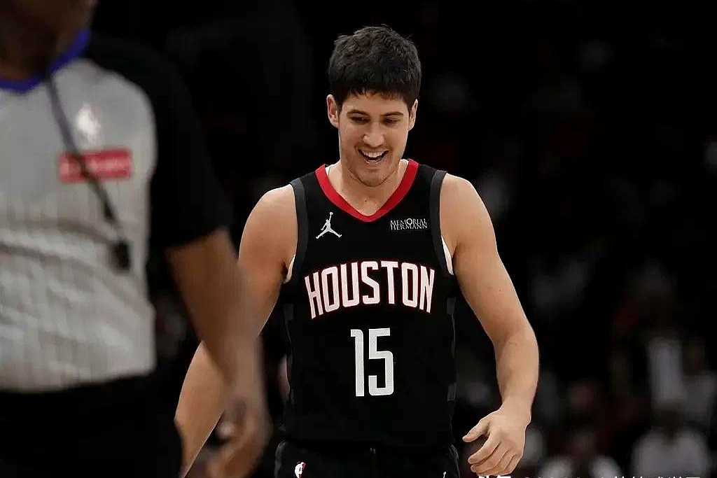 开云平台-火箭险胜西班牙男篮，乔治·希尔爆发神勇的简单介绍